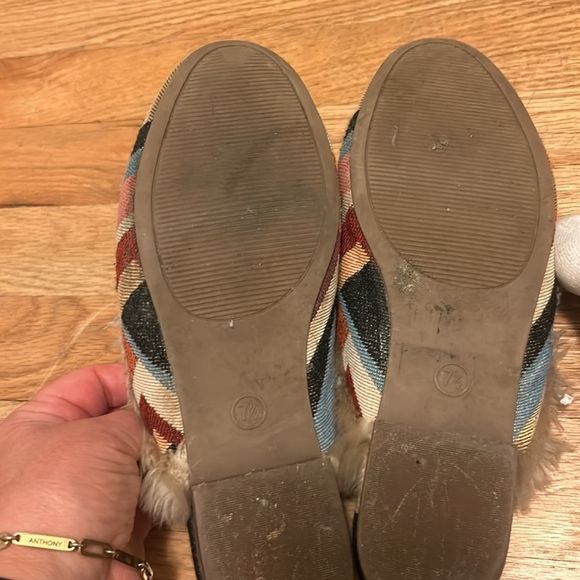 Universal Threads fleece lined slides multi color Size 7 1/2 - Picture 4 of 6